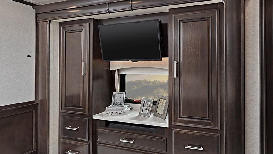 Anthem 44W Wardrobe | There’s room for all your clothing and shoes in the large cedar-lined wardrobe with automatic light. The 32-inch Samsung LED 4K UHD Smart TV comes with a Sony® Blu-Ray™ player and Bose® sound bar with universal remote control (44W Shown). 